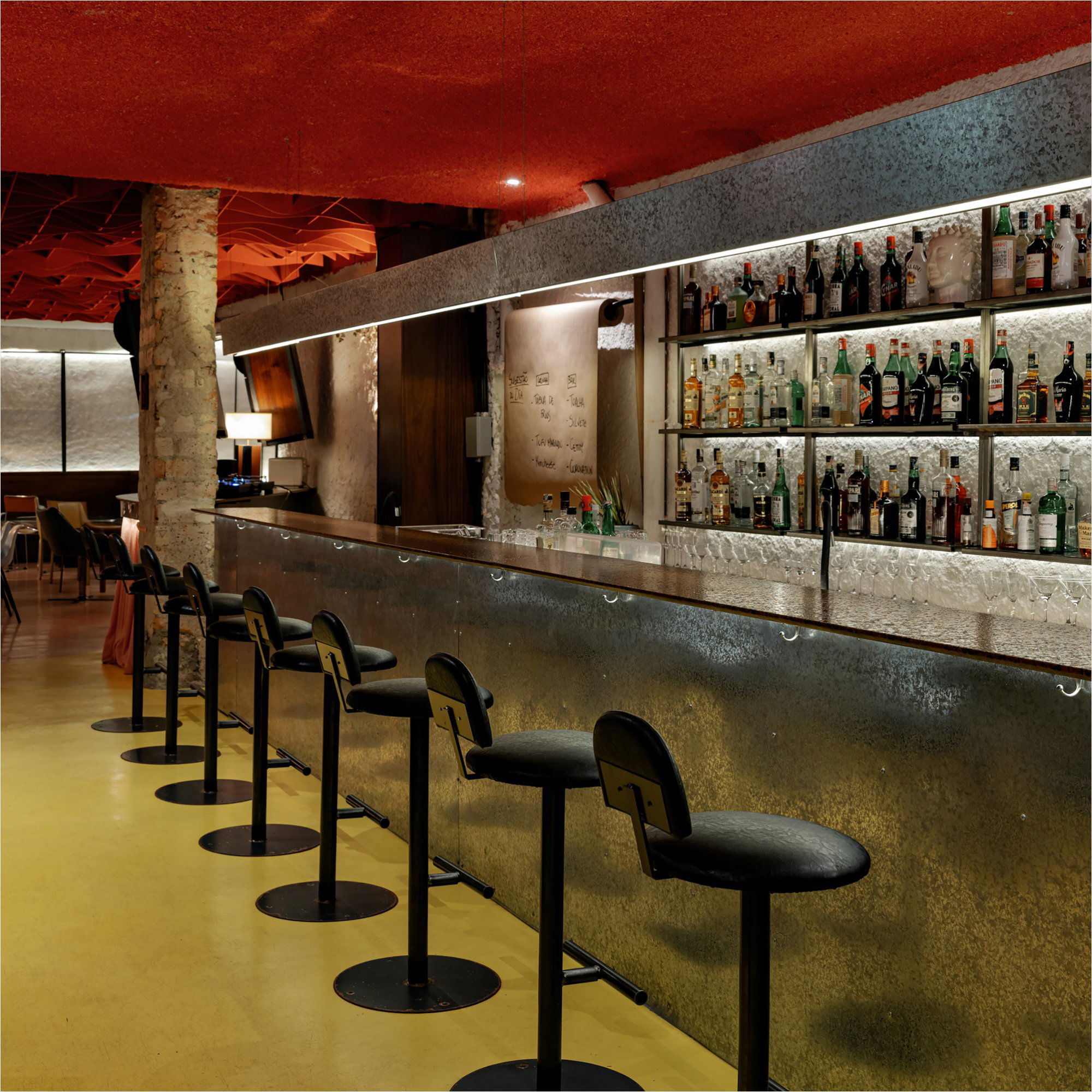 Toalha, Bar in São Paulo