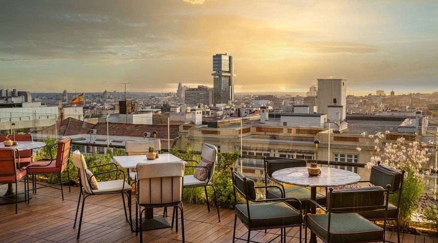 Picos Pardos Sky Lounge, Bar in Madrid