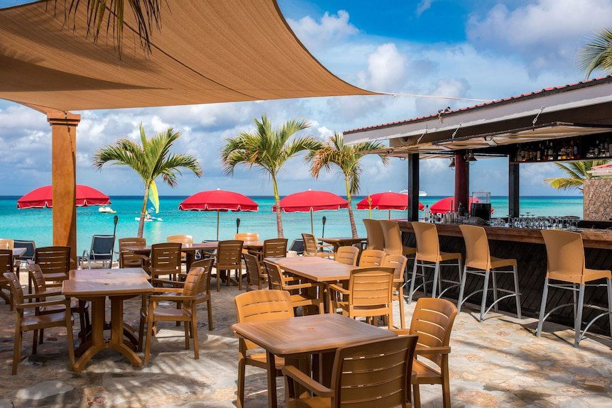 Bohio Dive Resort, Bar in Cockburn Town