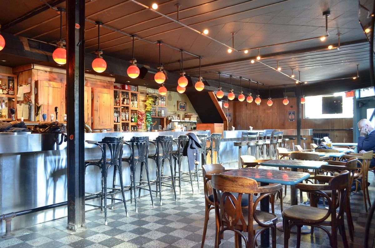 Bar Courcelle, Bar in Montreal
