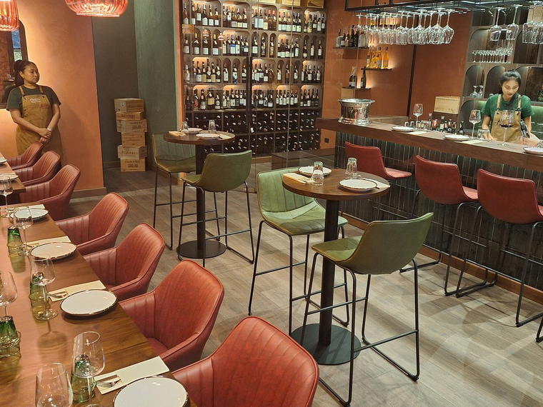 Ombra Modern Tavern, Bangkok, Thailand