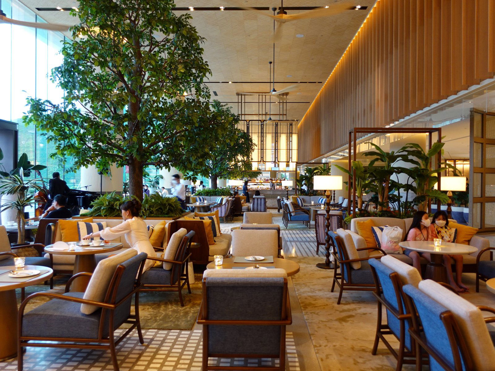 Lighthouse Lounge, Bar in Hong Kong