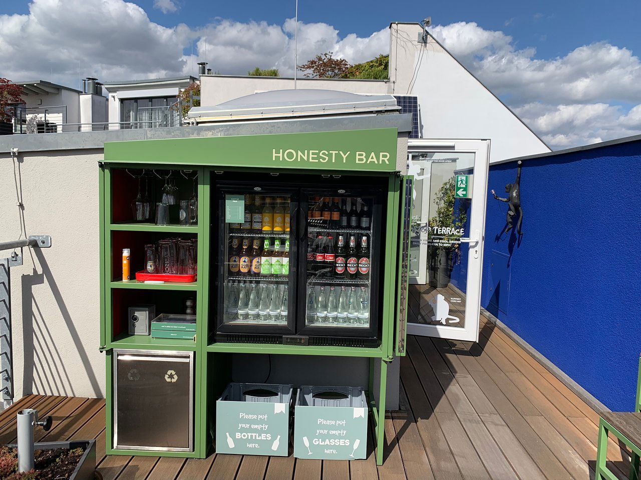 Honesty Bar, Bar in Berlin
