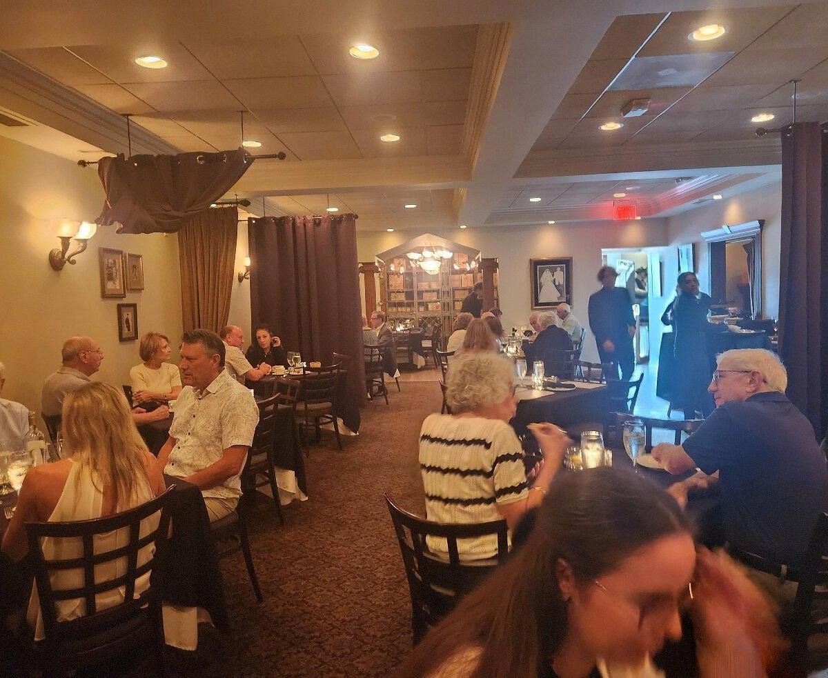 Giovanni's Ristorante bar in Detroit, United States