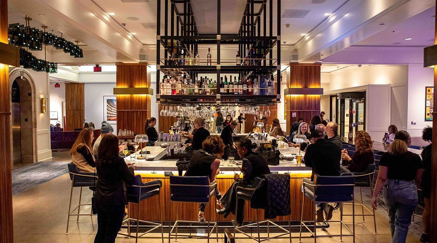 the Bar at Saint Kate, Bar in Milwaukee