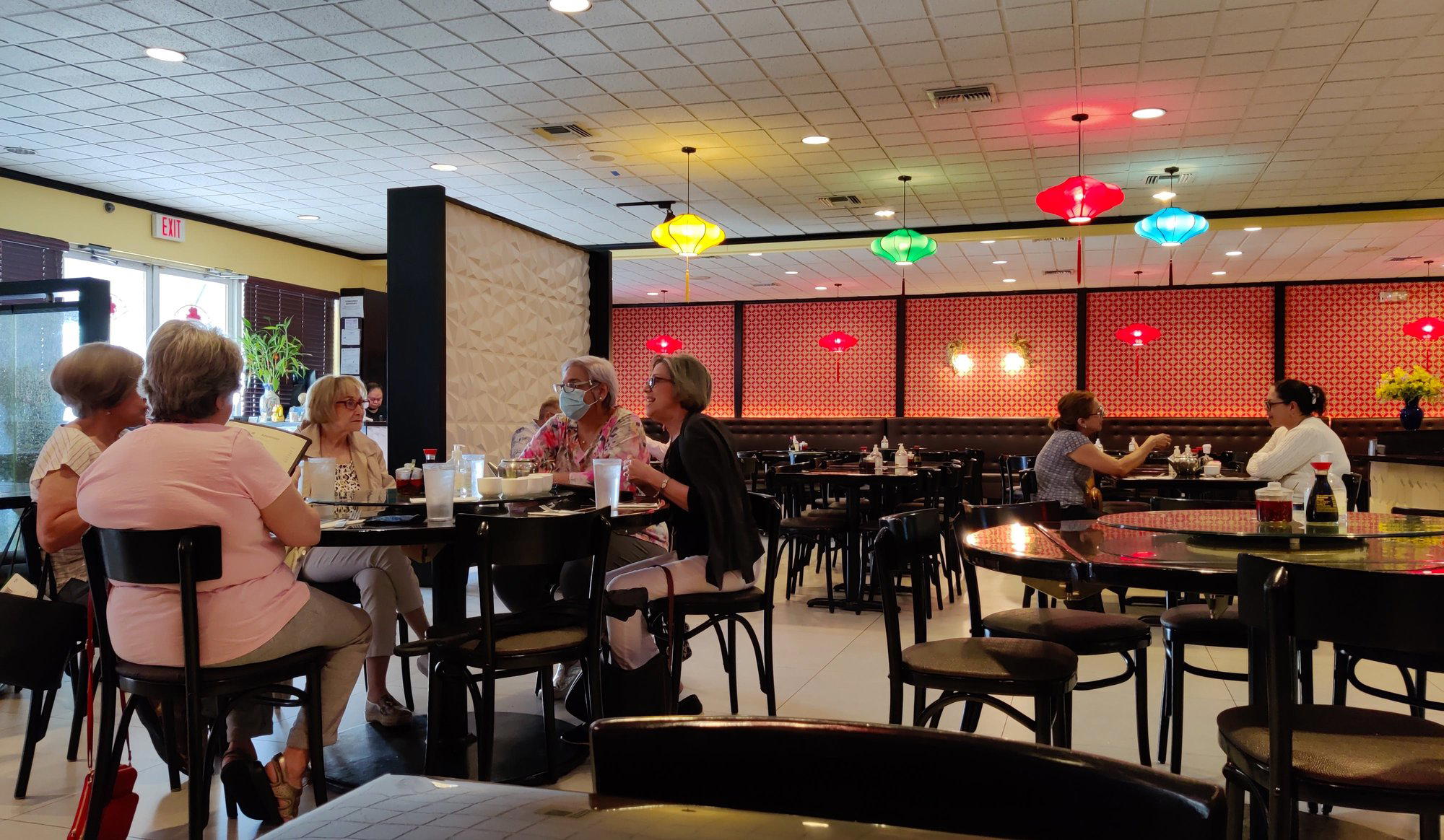 South Garden Chinese Restaurant bar in Kendall, United States