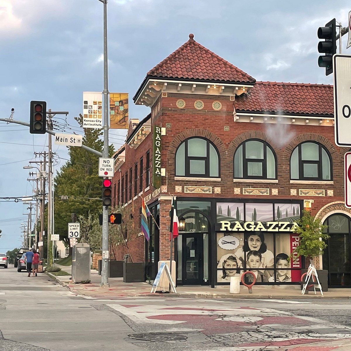Ragazza Food & Wine, Bar in Kansas City