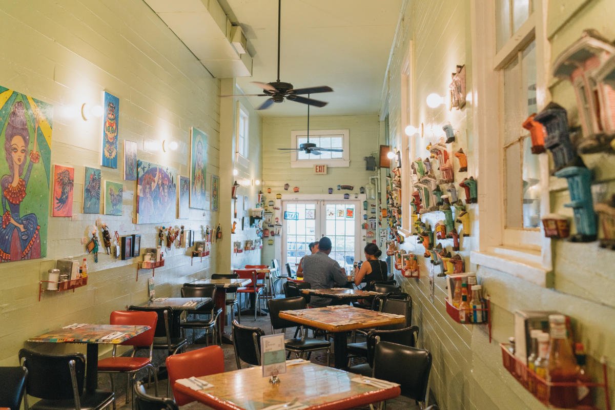 Surrey's Café & Juice Bar bar in New Orleans, United States