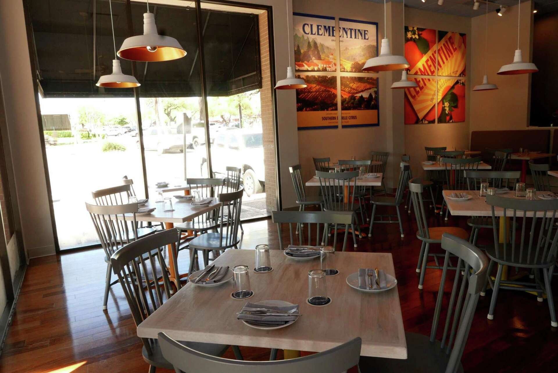 Clementine bar in Castle Hills, United States