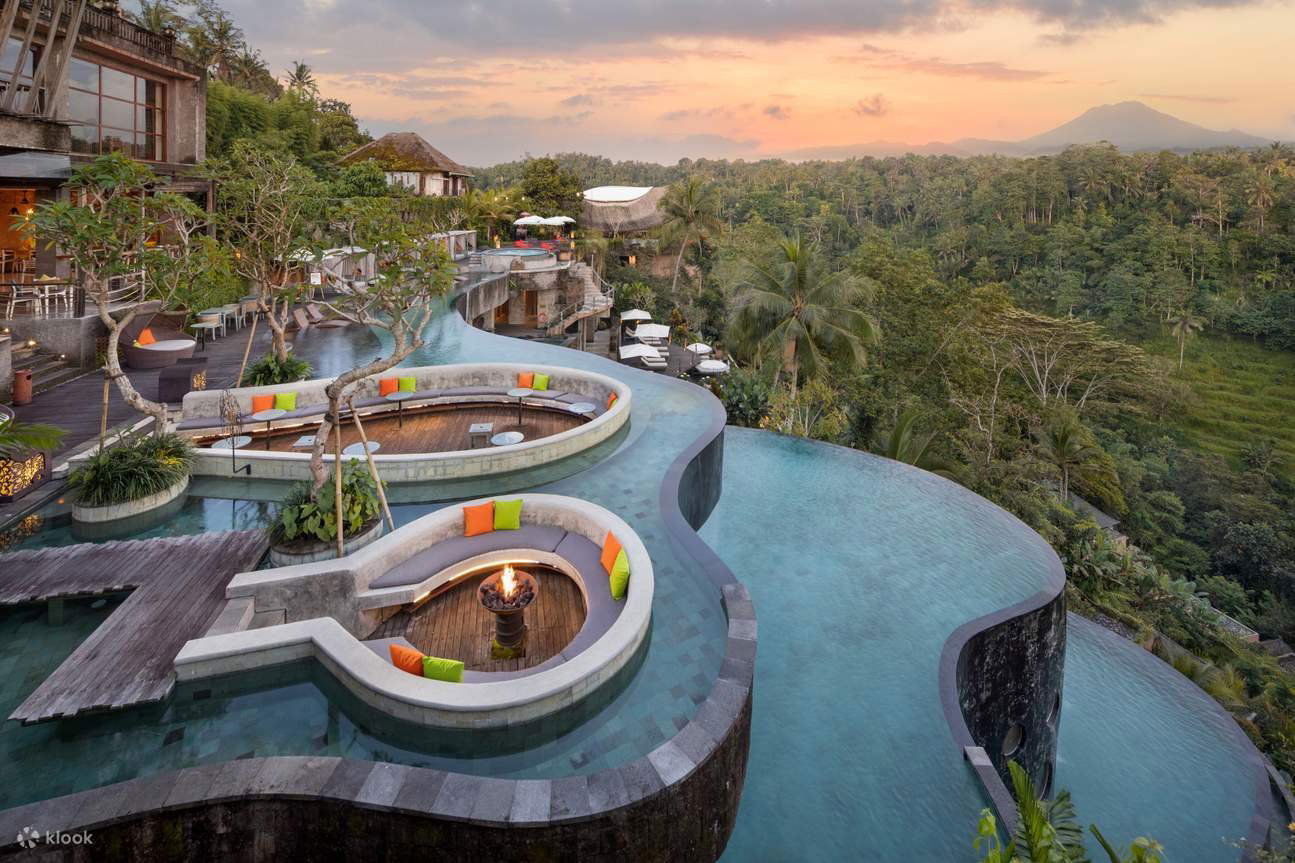 Jungle Pool Bar, Bar in Bhakrakot