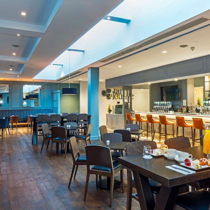 Tara Lounge