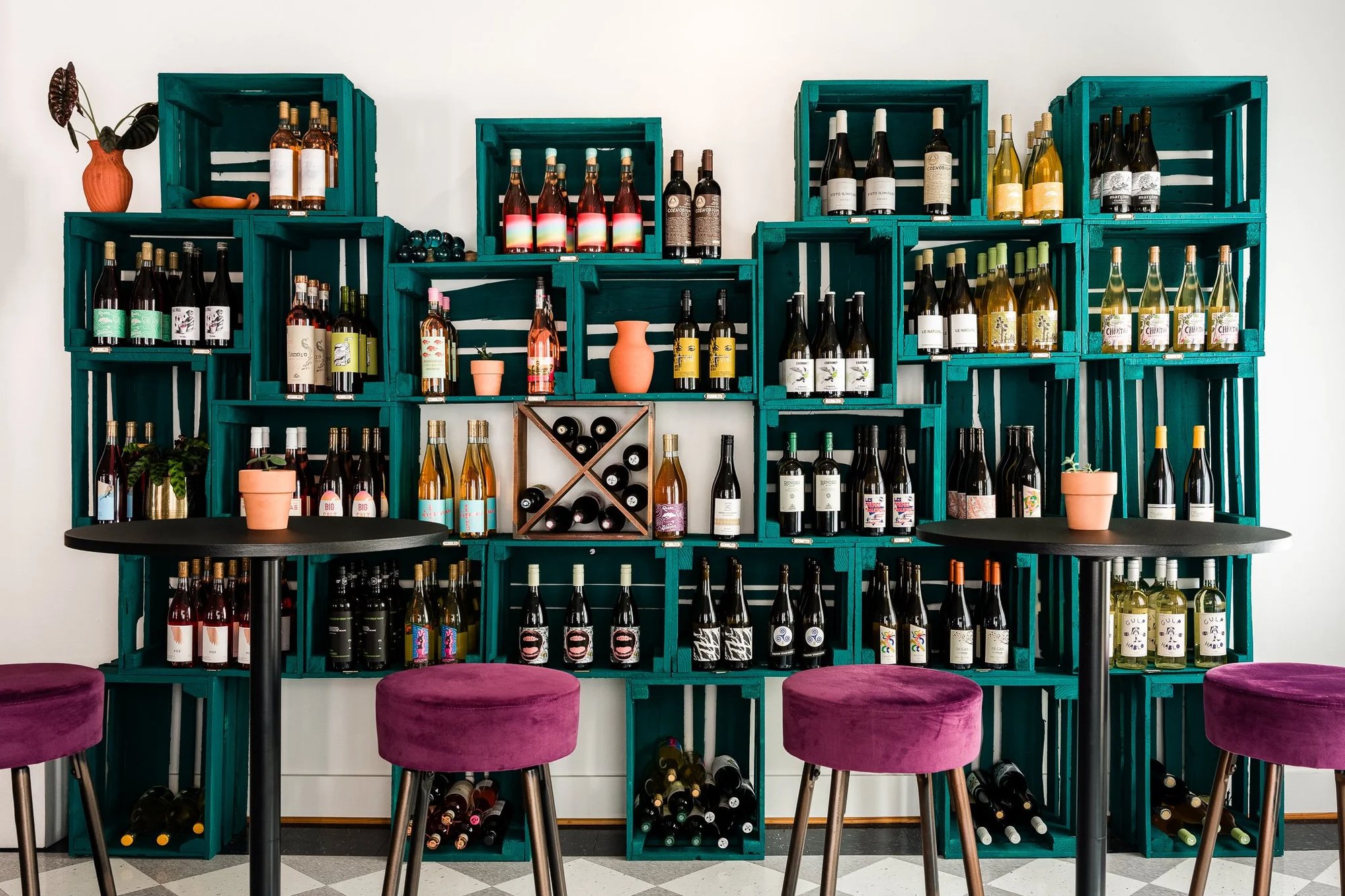 Ampelos Wines bar in Dallas, United States