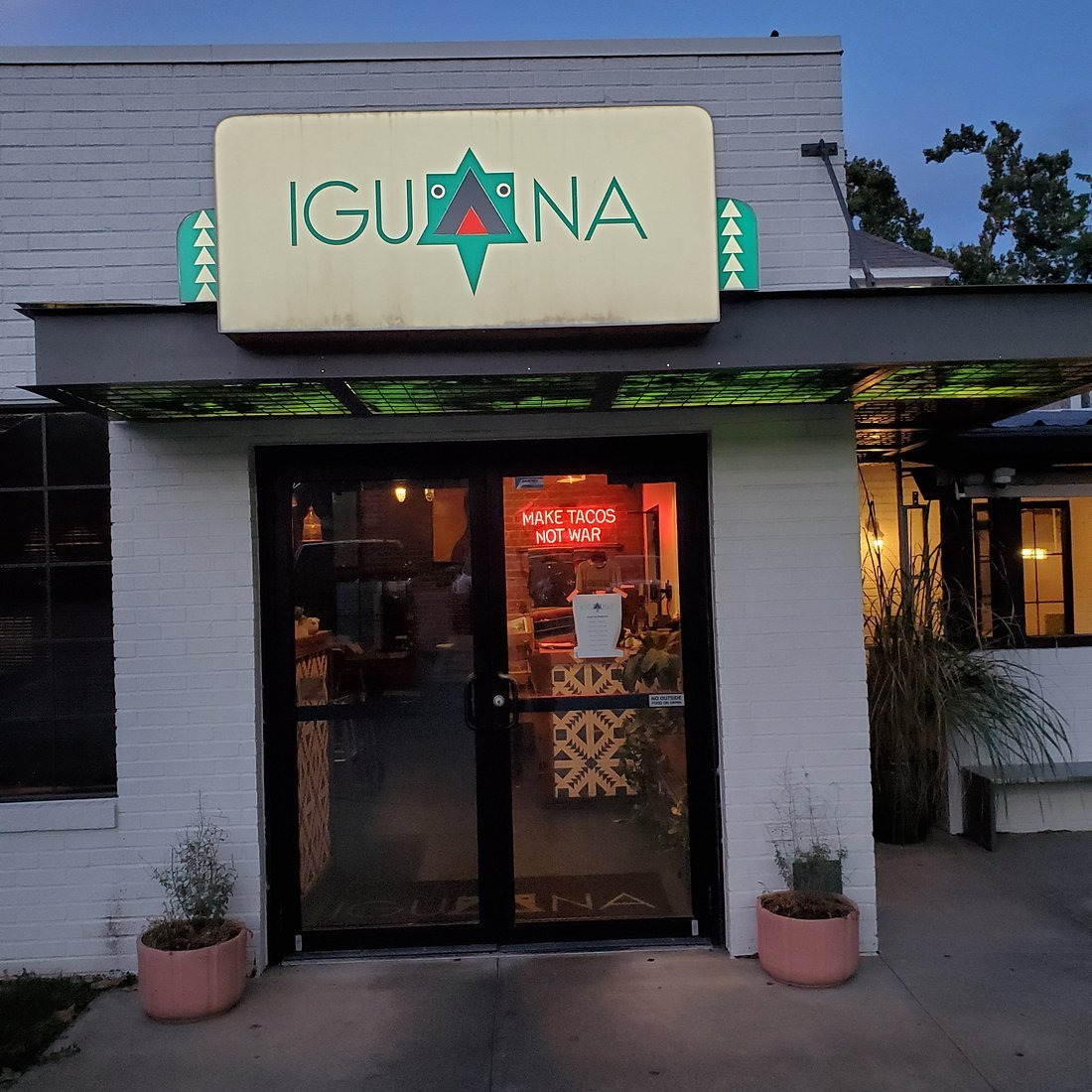 Iguana Mexican Grill bar in Oklahoma City