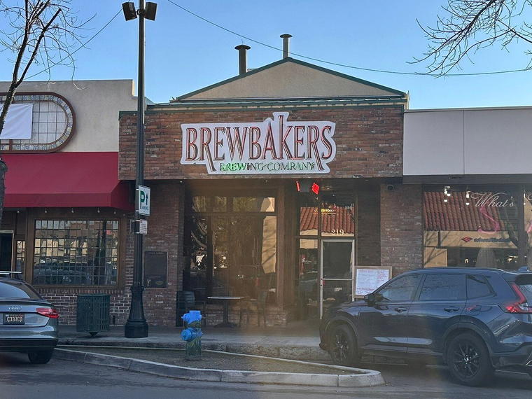 Brewbakers Brewing Co, Visalia, United States