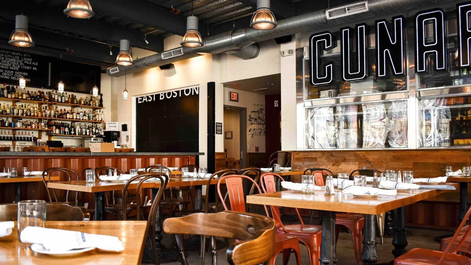 Cunard Tavern bar in Boston, United States