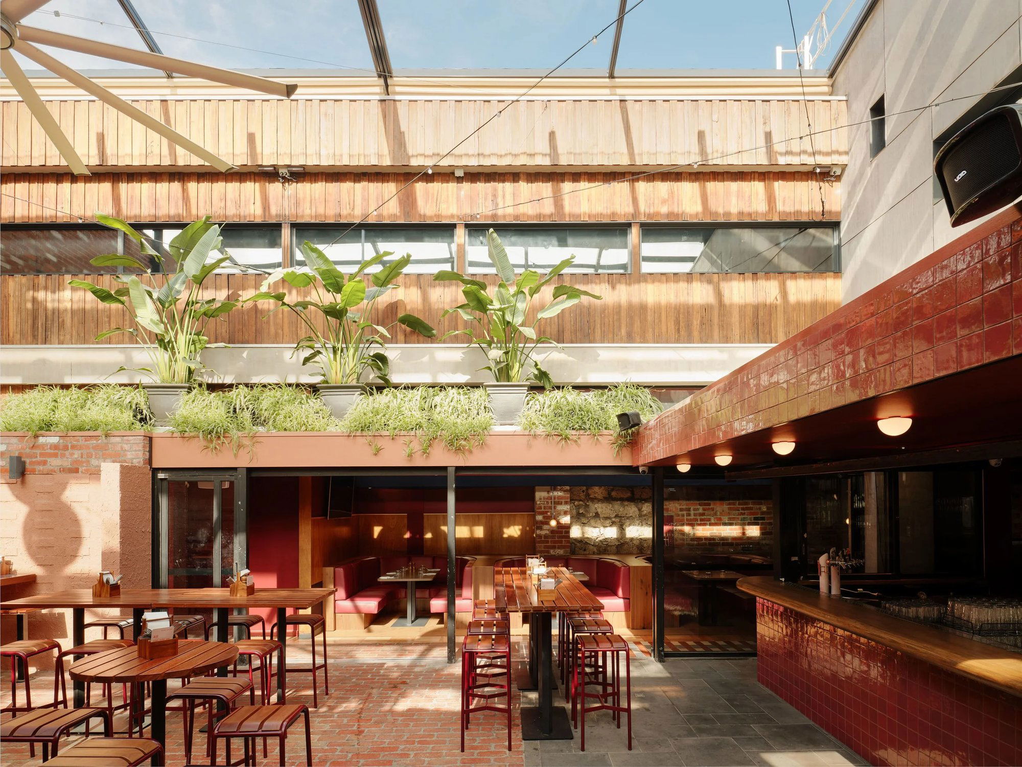 Royal Saxon, Bar in Richmond