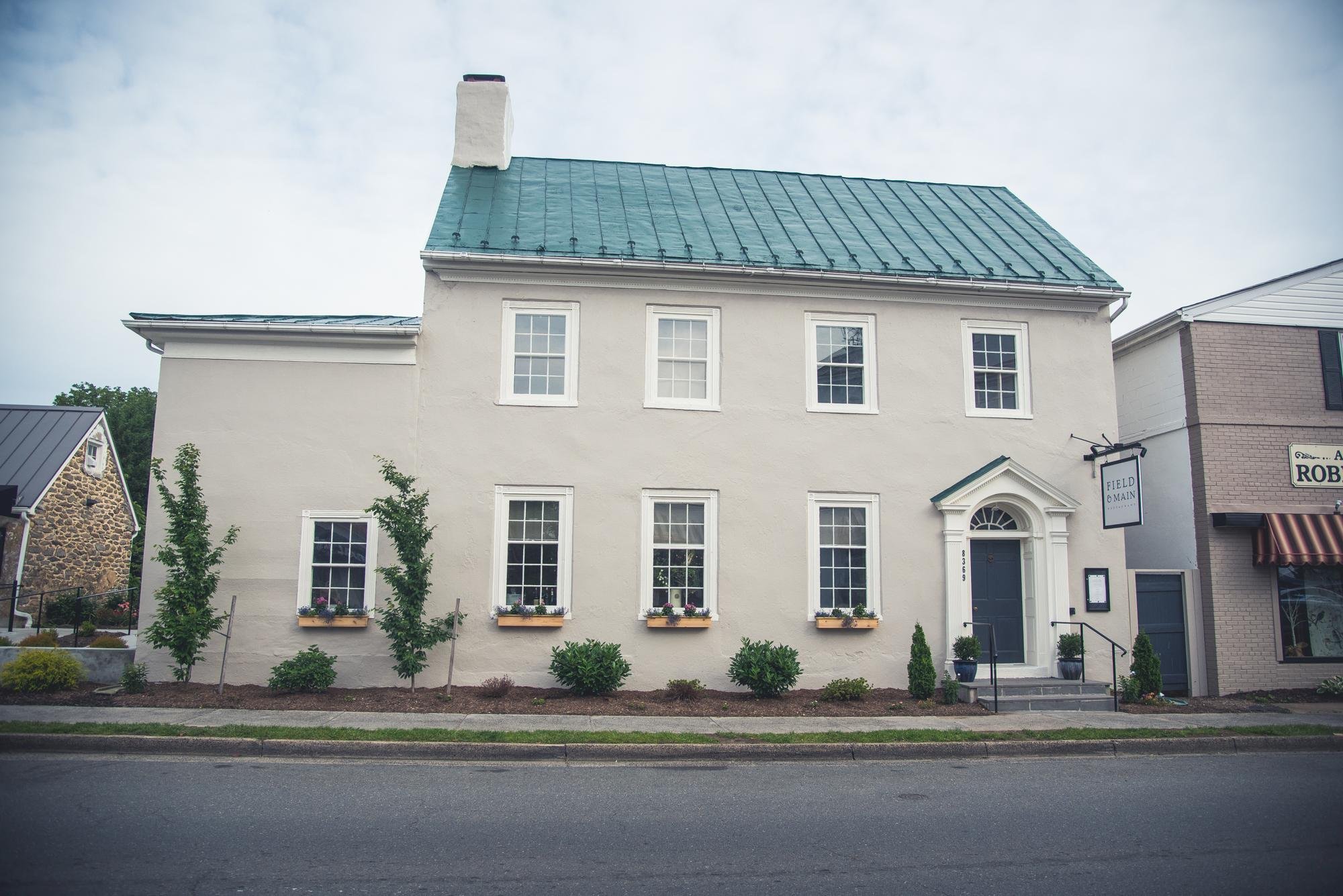 Field & Main Restaurant, Bar in Marshall