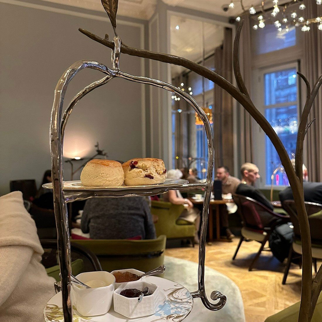 The Rosebery Lounge, Bar in London