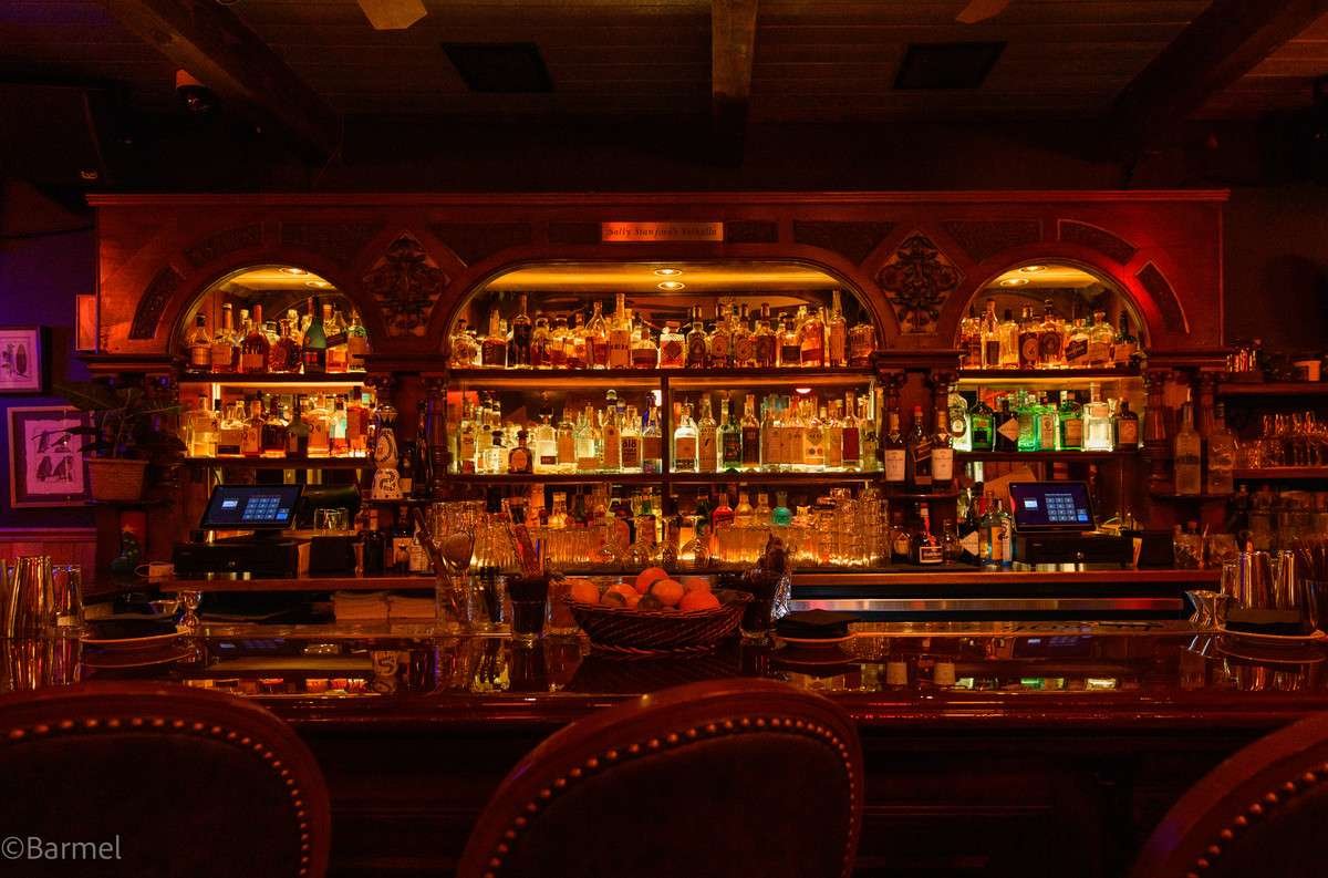 Jesena's Bar