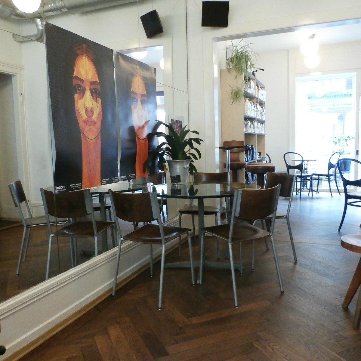 Café Noir bar in Zürich