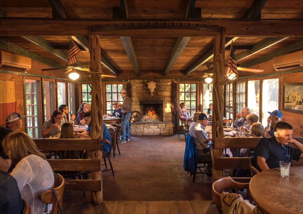 Perini Ranch Steakhouse, Bar in Buffalo Gap
