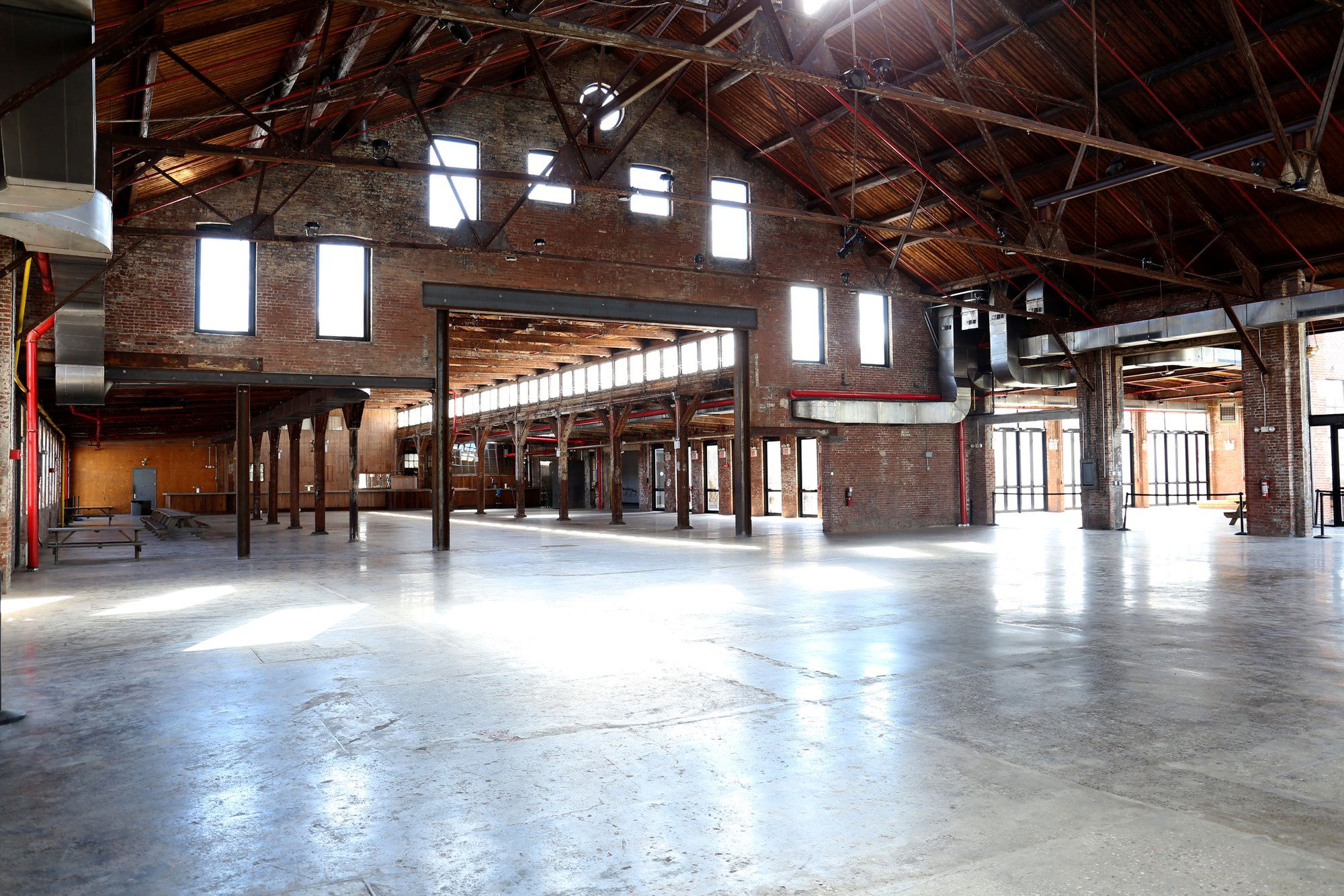 Knockdown Center, Bar in New York City
