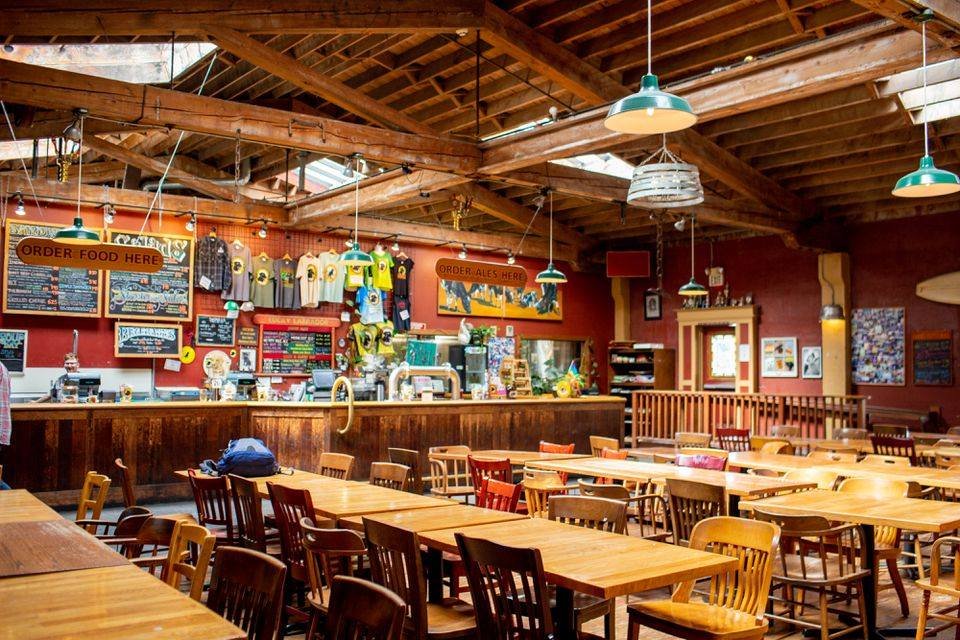 Lucky Labrador Brew Pub bar in Portland, United States