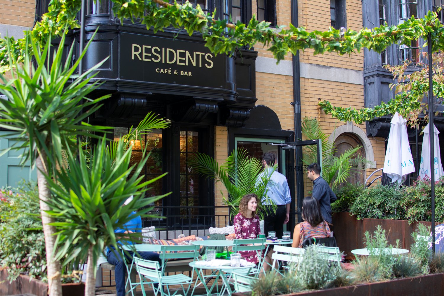 Residents Cafe & Bar, Bar in Washington DC