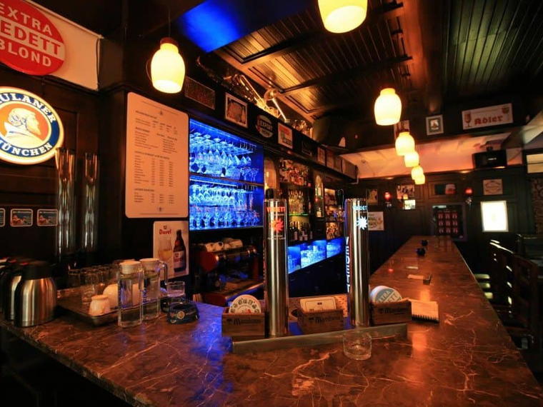 Jeno Belgium Pub, Hsi An, China