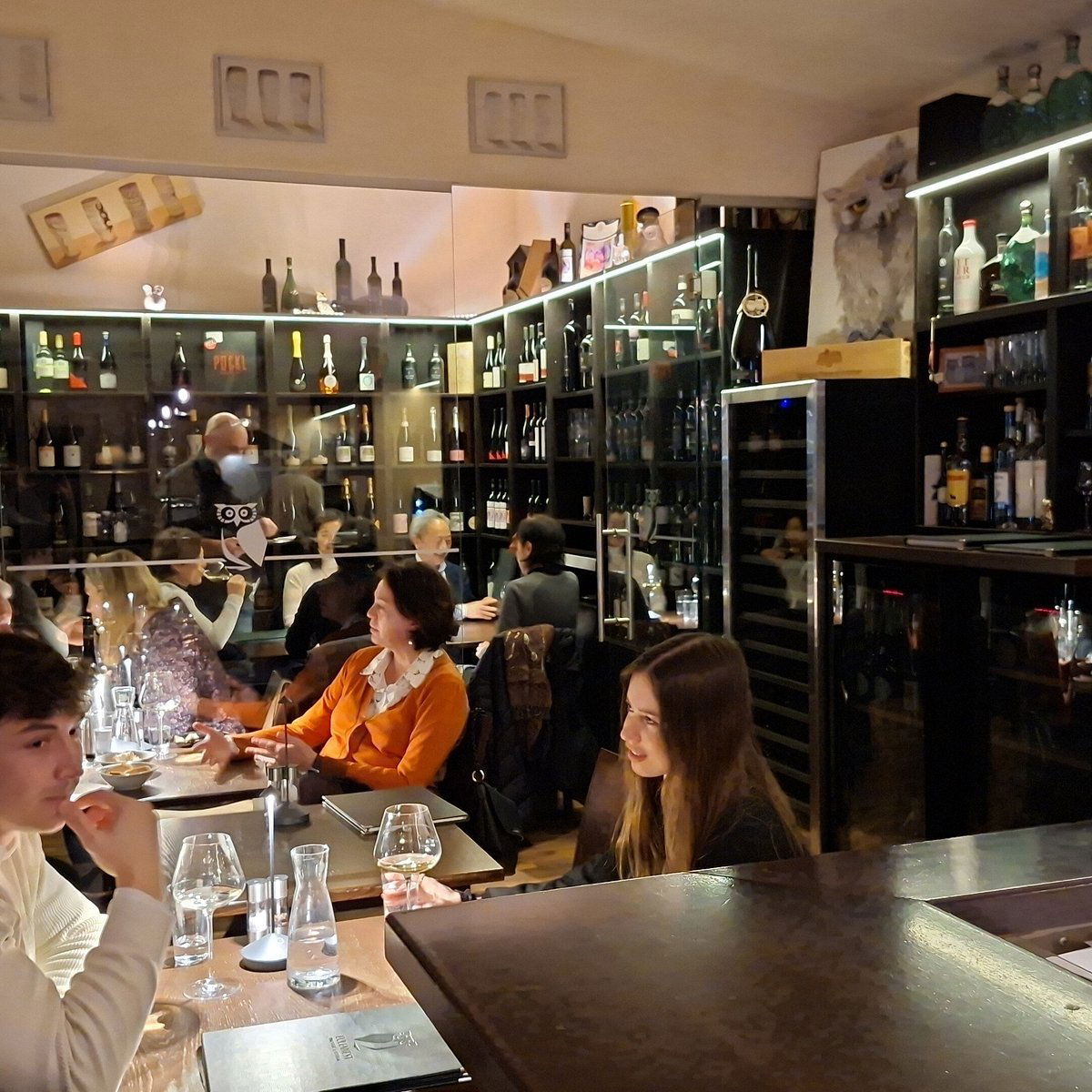 Eulennest Vinothek, Bar in Vienna