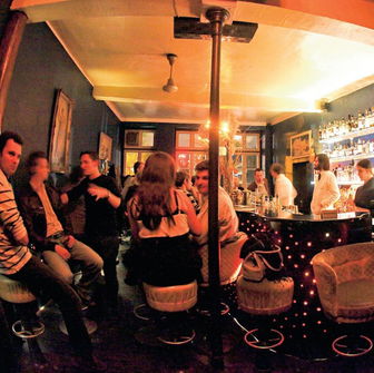 Die Rote Bar