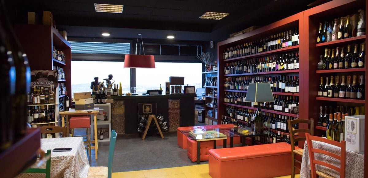 Nero d'Avola & Co., Bar in San Cataldo