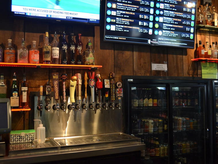 Dexter's Pub, Madison, United States