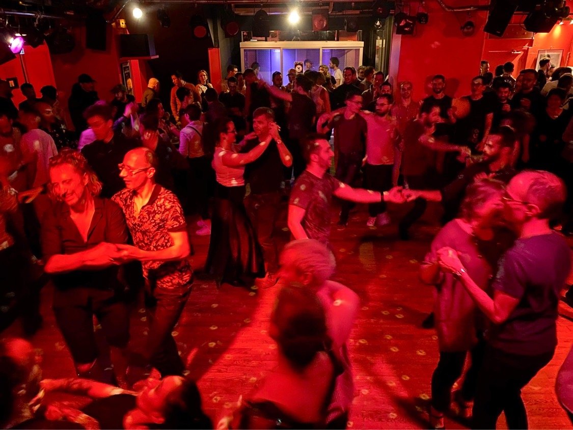 Tango Paris, Bar in Paris