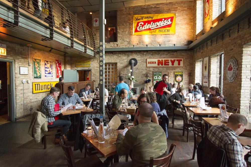 Hopleaf Bar bar in Chicago, United States