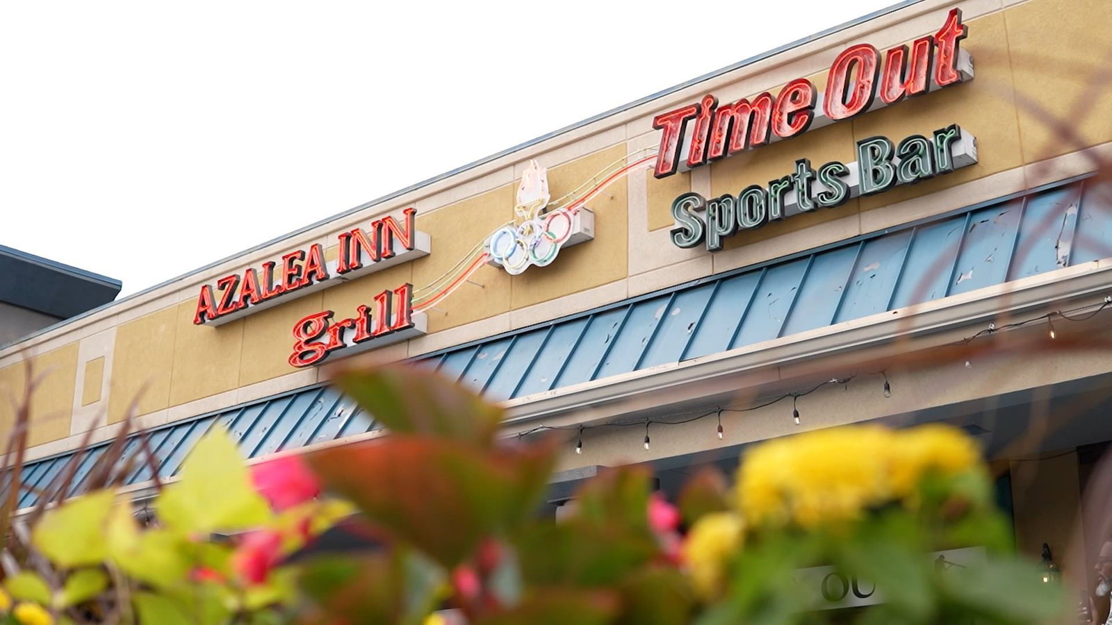 Azalea Inn & Time Out Sports Bar, Norfolk, United States