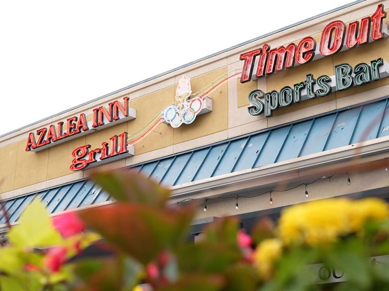 Azalea Inn & Time Out Sports Bar, Norfolk, United States