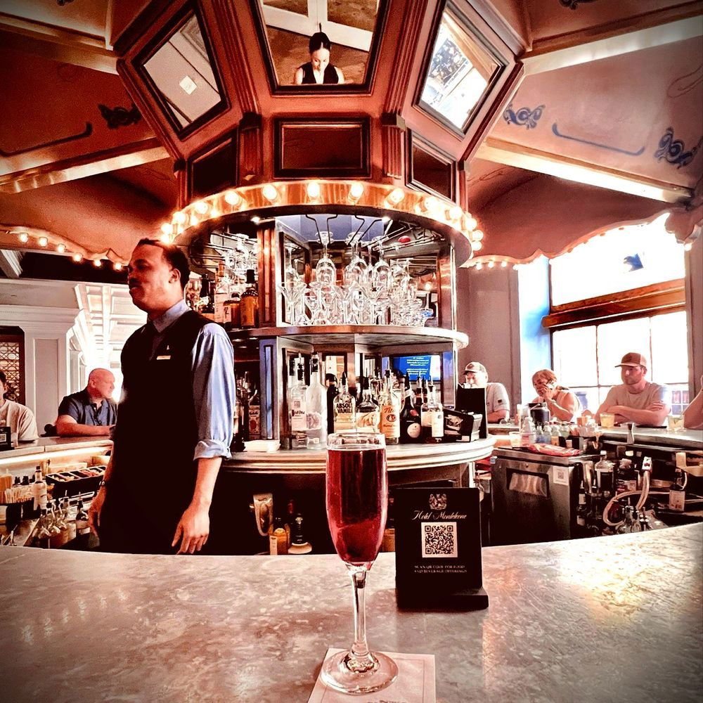 Cocktail Hour, Bar in New Orleans