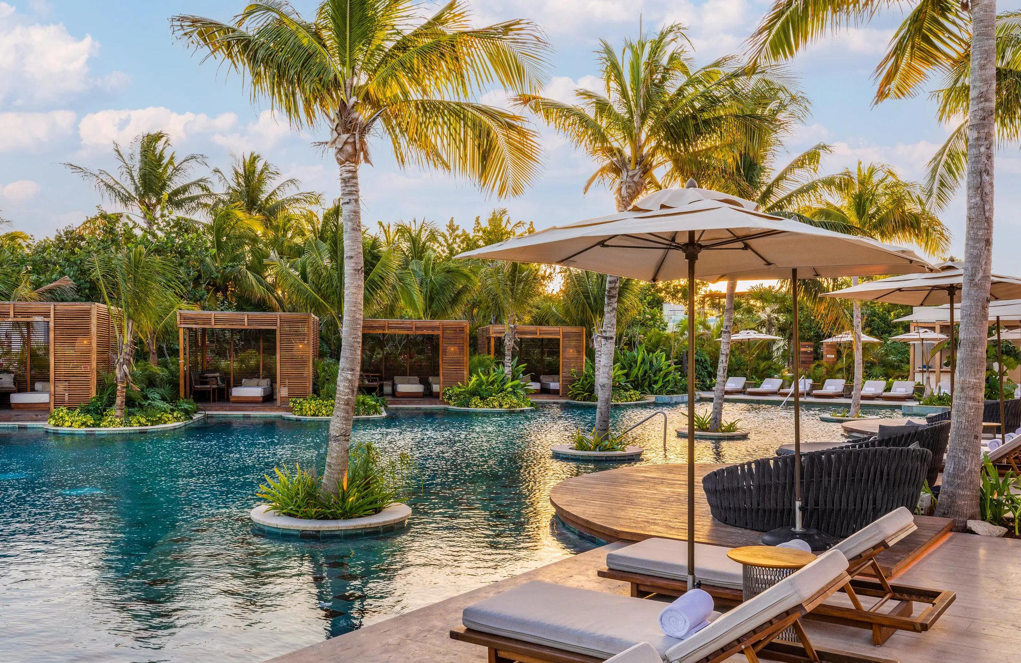 Aqua Pool Bar bar in Riviera Maya