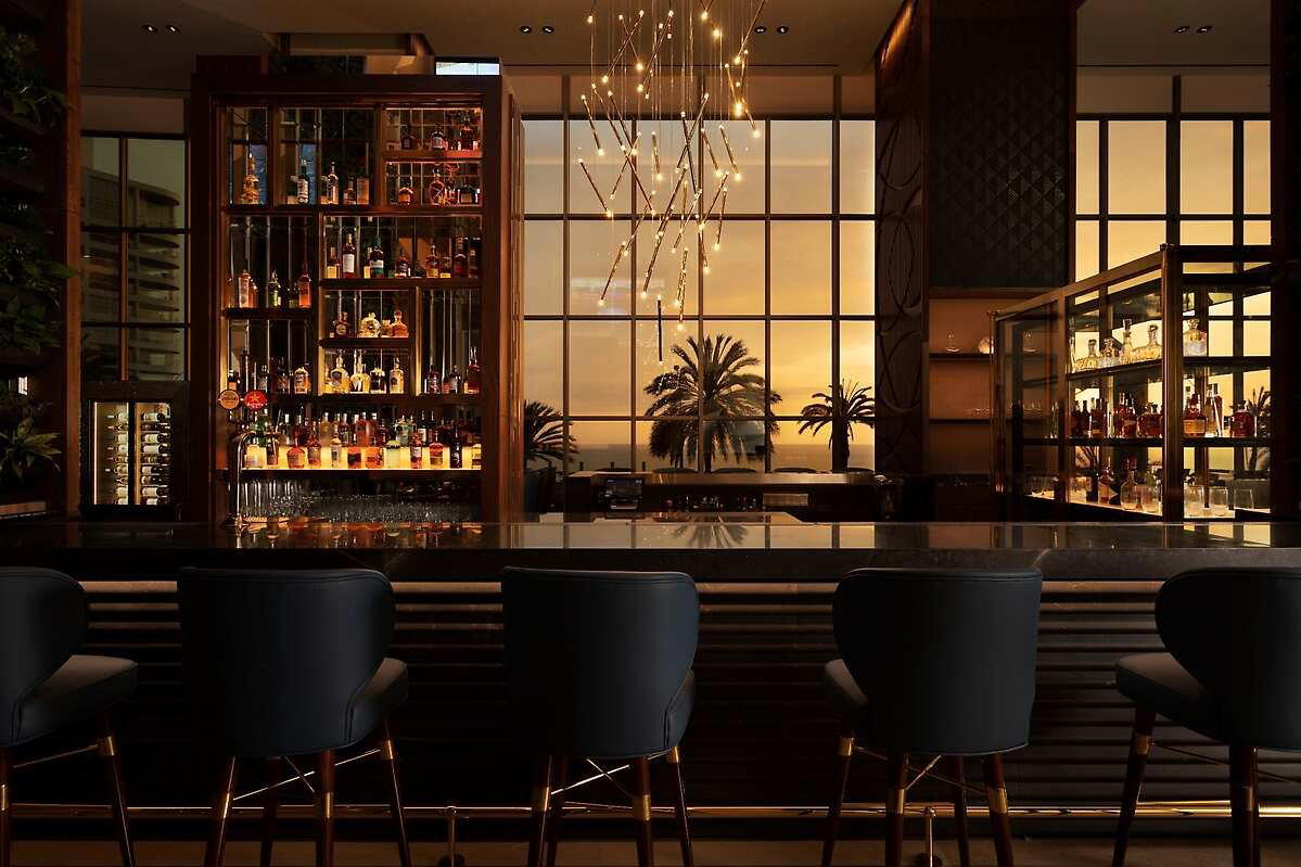 JW Lounge bar in Lima