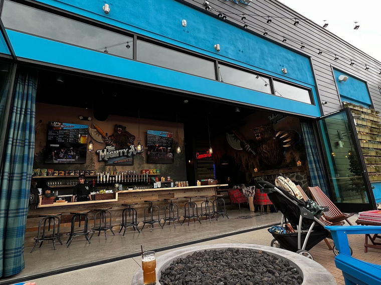 The Mighty Axe, Thousand Oaks, United States