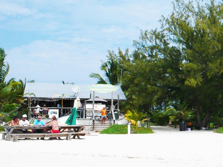 Chat 'N' Chill Beach Bar & Grill, Nassau, Bahamas