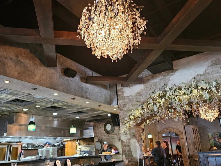 Francesco's Ristorante & Pizzeria, Maitland, United States