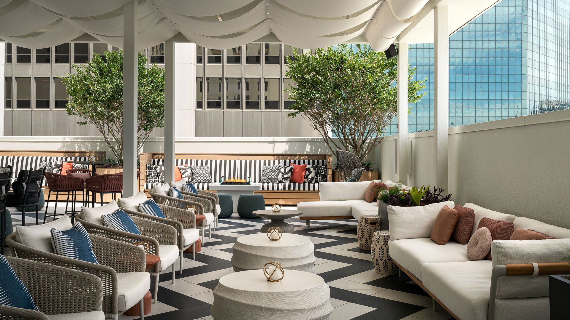 Altira Pool + Lounge, Bar in Orlando