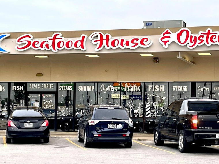 Pompano's Seafood House & Oyster Bar, Corpus Christi, United States
