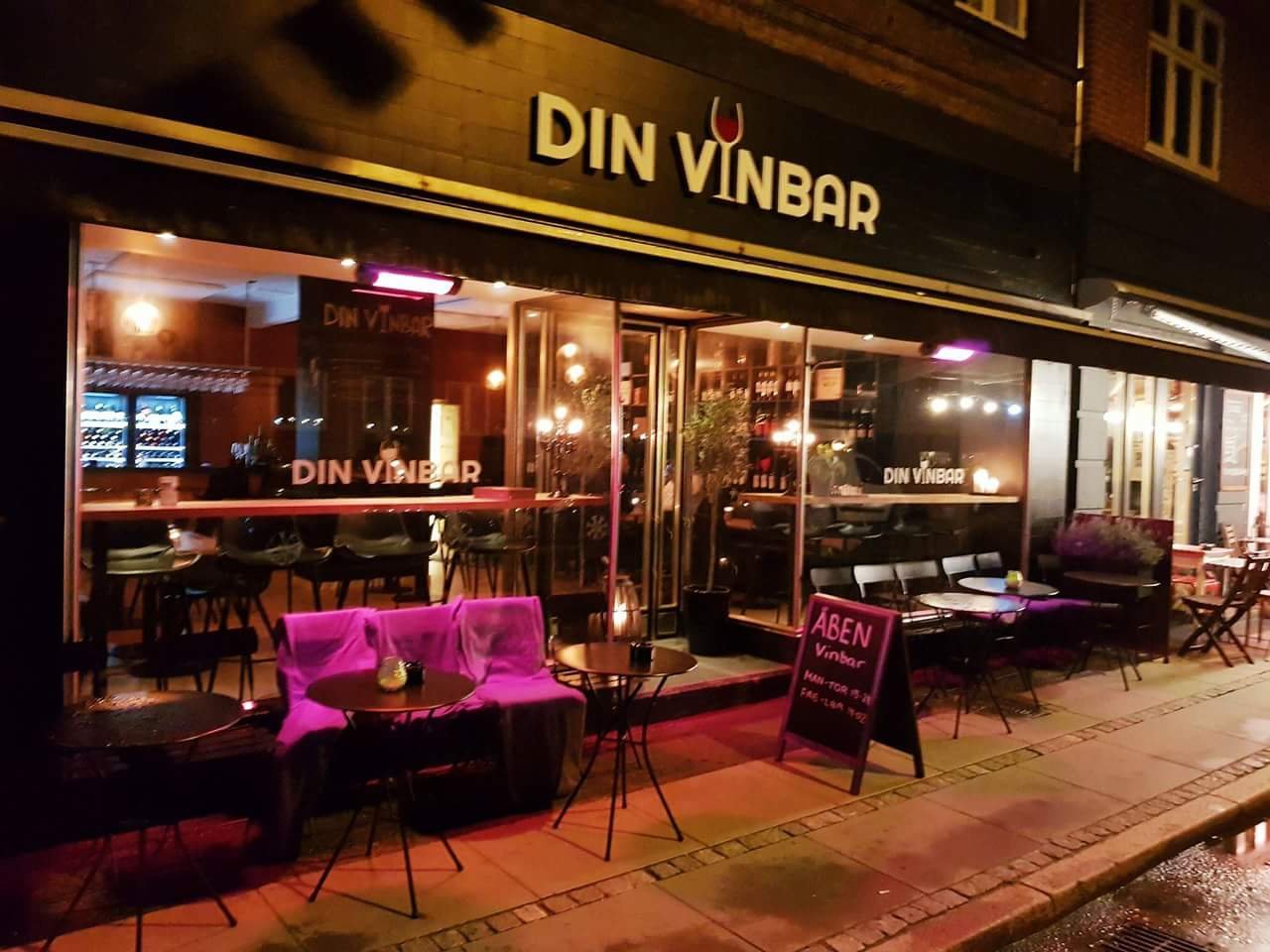 Din Vinbar, Aarhus, Denmark