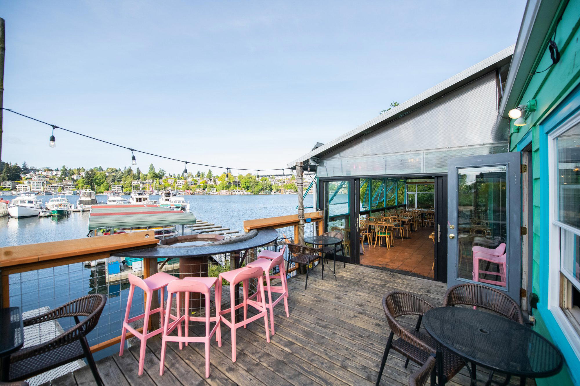 Seattle Waterfront bar in Seattle, United States