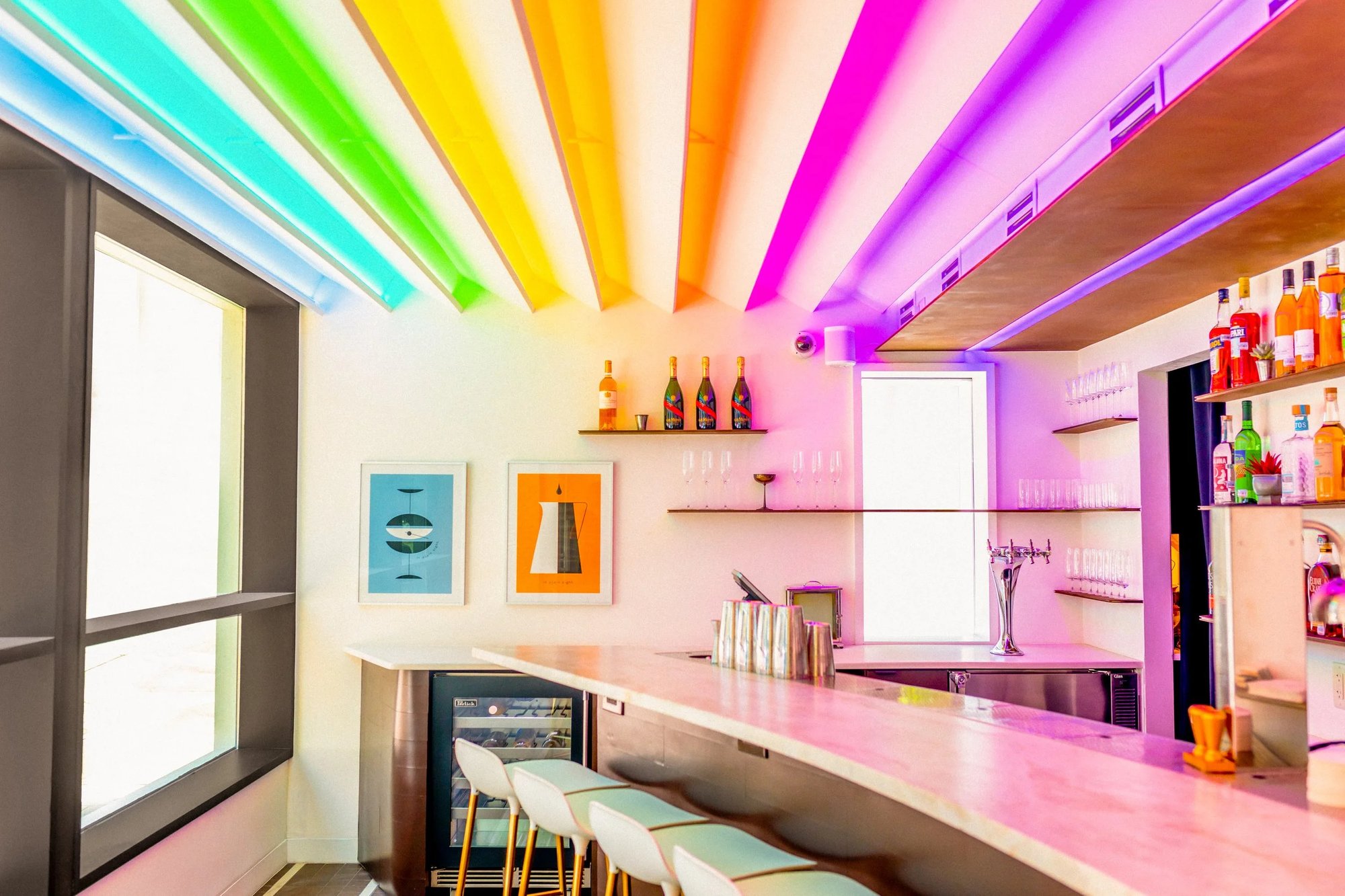 In Plain Sight, Bar in Austin