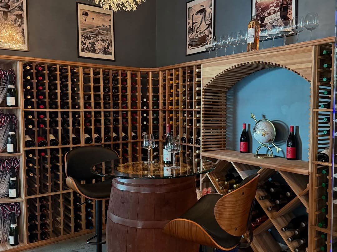 La Cave Wine & Cigar Cellar, Bar in Sosua