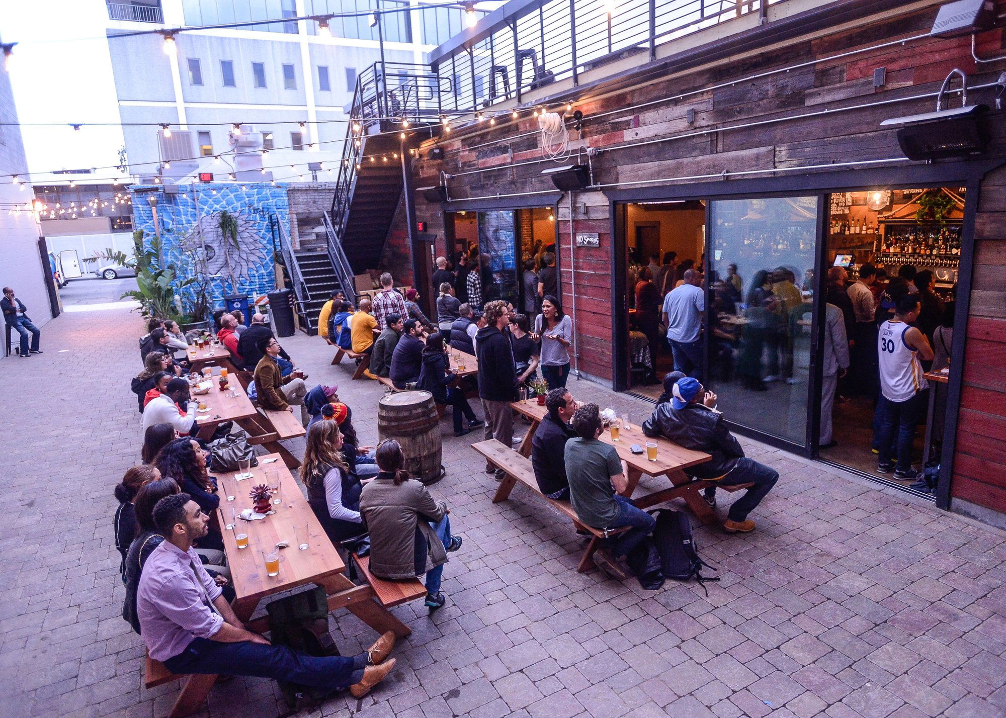 Mad Oak Bar ‘N’ Yard, Bar in Oakland